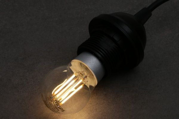 Лампа світлодіодна Philips LEDClassic P45 прозора 4,5 Вт E27 220-240 В тепло-білий 929001227608