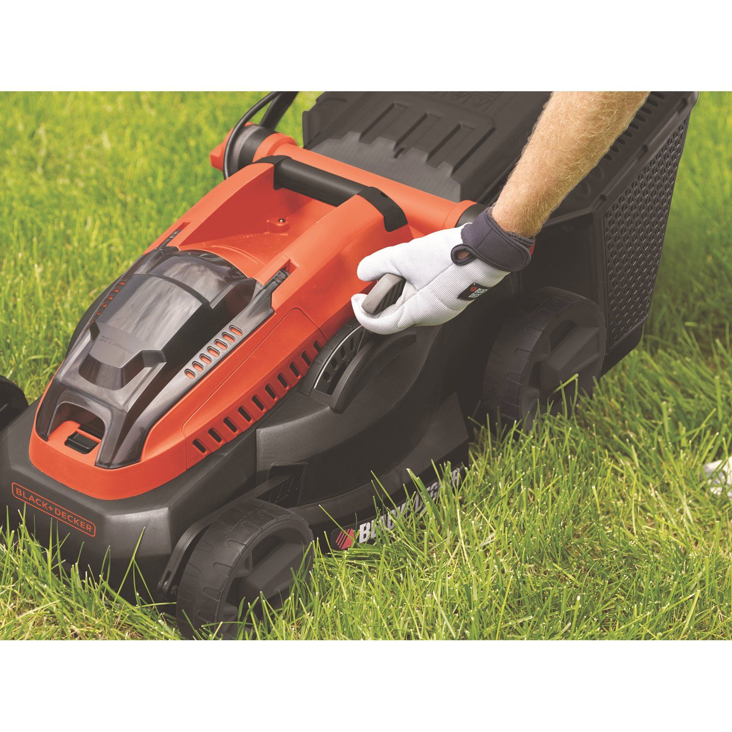Газонокосарка акумуляторна Black+Decker CLM3820L2