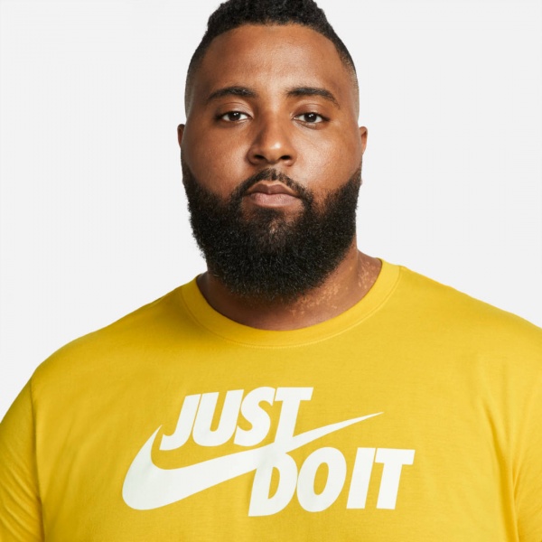Футболка Nike M NSW TEE JUST DO IT SWOOSH AR5006-709 р.L жовтий
