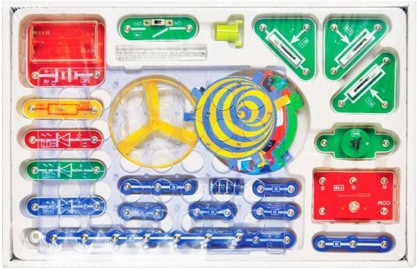 Конструктор Знаток Світло і колір 24 схеми 70799