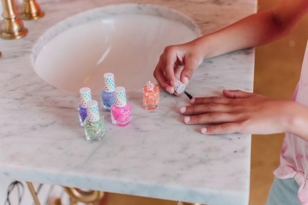 Набір лаків для нігтів Make it Real «Кольорове конфетті» MR43191