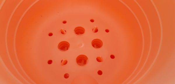 Горщик пластиковий круглий персиковий 