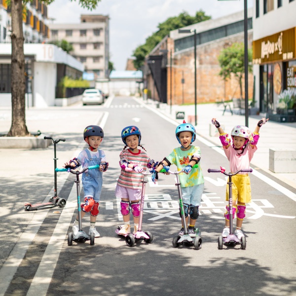 Самокат Micro Maxi PRO Deluxe розовый MMD090 