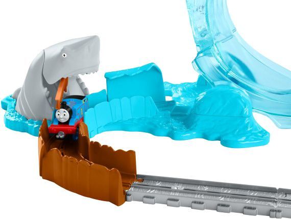 Игровой набор Hot Wheels побег от акулы DVT12