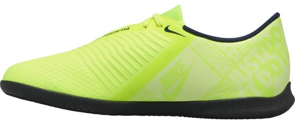 Бутси Nike PHANTOM VENOM CLUB IC AO0578-717 р. US 10,5 салатовий
