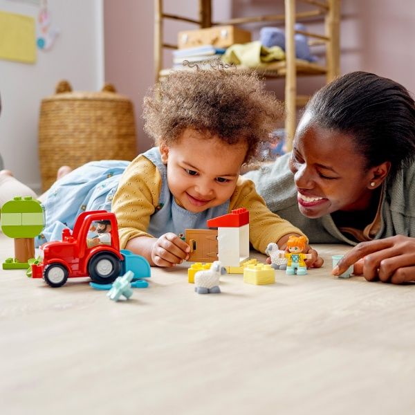 Конструктор LEGO DUPLO Сільськогосподарський трактор і догляд за тваринами 10950