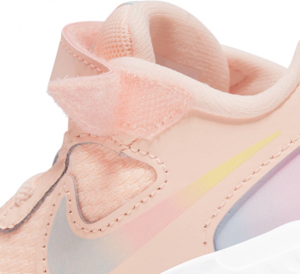 Кроссовки Nike Revolution 5 SE DD1215-800 р.US 6C бежевый