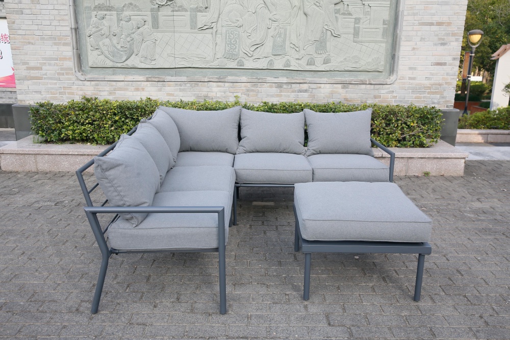 Комплект металлической мебели Чикаго (угловой диван + столик 68х68х34 см) серый