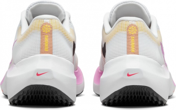 Кроссовки Nike NIKE ZOOM FLY 5 DM8974-100 р.40,5 бежевый