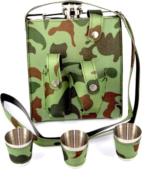 Фляга зі стопками в камуфльованому чохлі PT-18-B