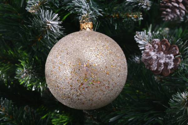 Ялинкова іграшка у формі кулі 10 см в в асортименті 