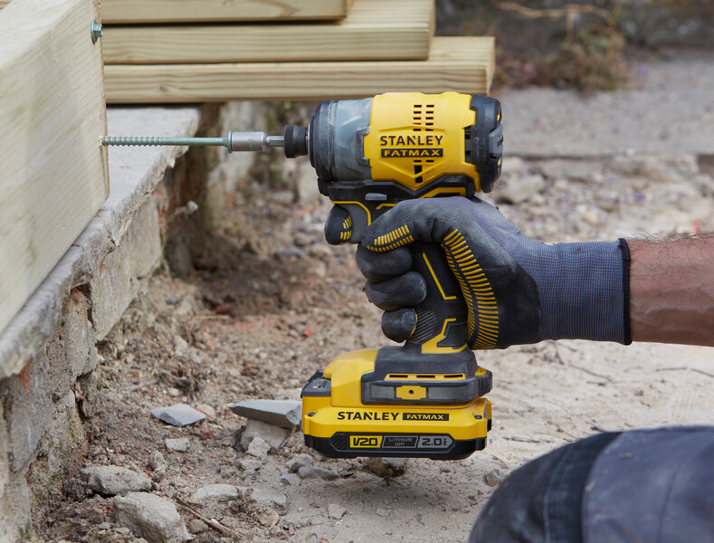 Гайковерт ударный аккумуляторный Stanley FatMax SFMCF820D2K