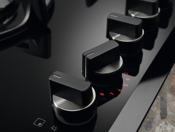 Варильна поверхня Electrolux GPE365YPB