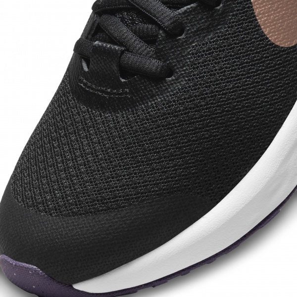 Кросівки Nike Revolution 6 DD1096-005 р.US 6,5Y чорний