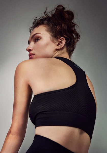 Бра Casall ESSENTIAL BLOCK SEAMLESS SPORT TOP 22114901 р.M чорний