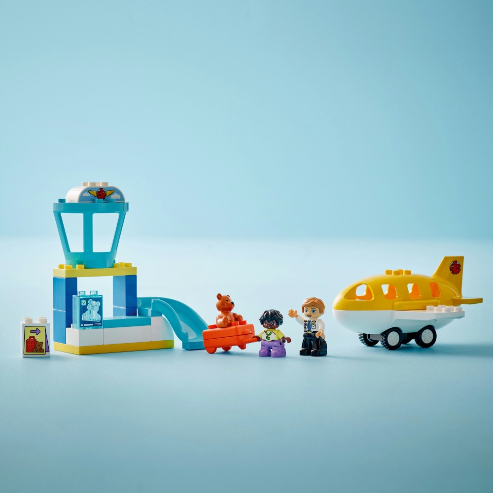Конструктор LEGO DUPLO Впервые в аэропорту 10443