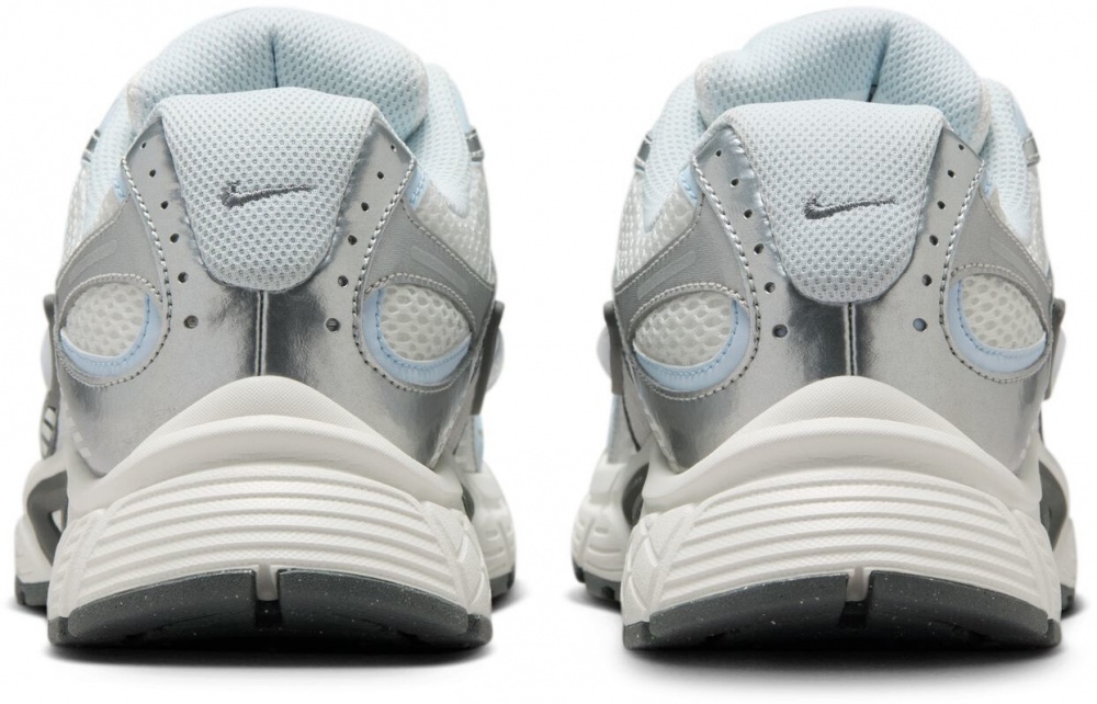 Кросівки жіночі Nike W V5 RNR HQ7901-103 р.37,5 білі