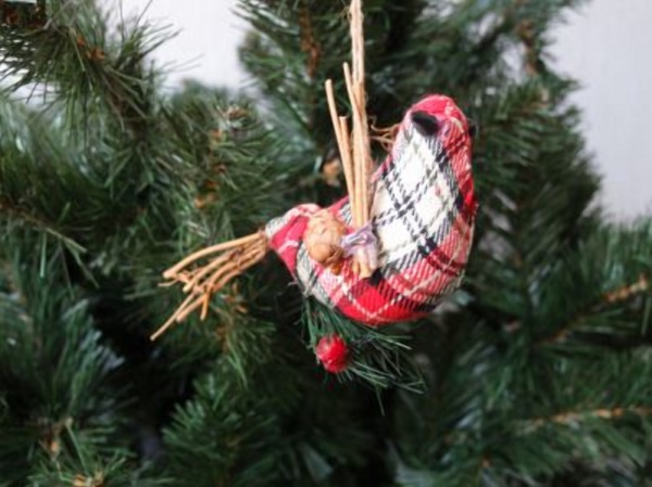 Іграшка на ялинку Пташка лісова 11 см 