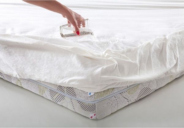 Наматрасник MatroLuxe влагостойкий натяжной 30х160x200 см 