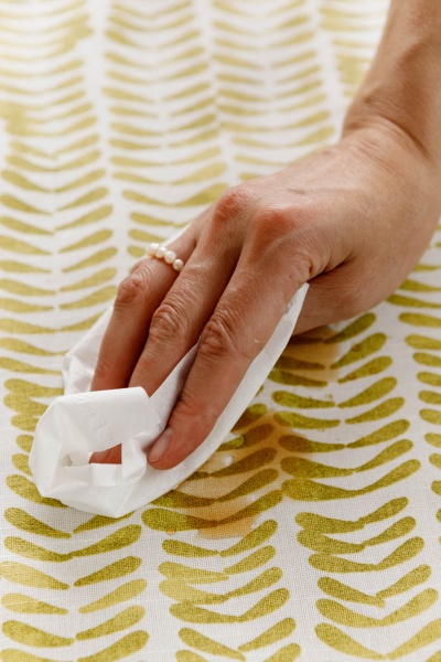 Скатерть водонепроницаемая Oliva Шафран 136x180 см La Nuit 