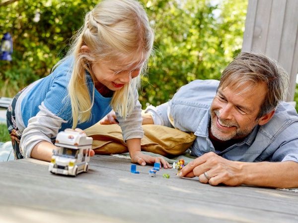 Конструктор LEGO City Отпуск в доме на колёсах 60283