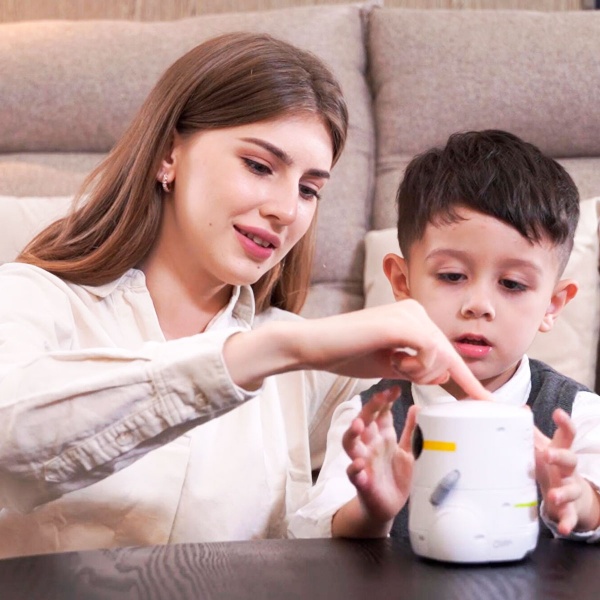 Інтерактивний робот AT-Robot із сенсорним керуванням і навчальними картками №2 (білий) AT002-01-UKR