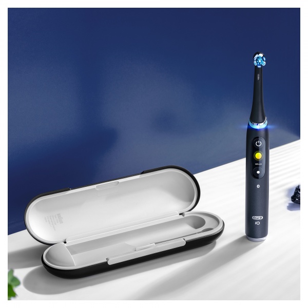 Електрична зубна щітка Oral-B iO Серія 9 чорна (81774299)