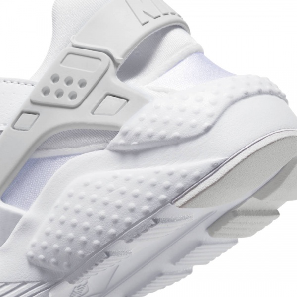 Кросівки Nike Nike Huarache Run 654275-110 р.38,5 білий