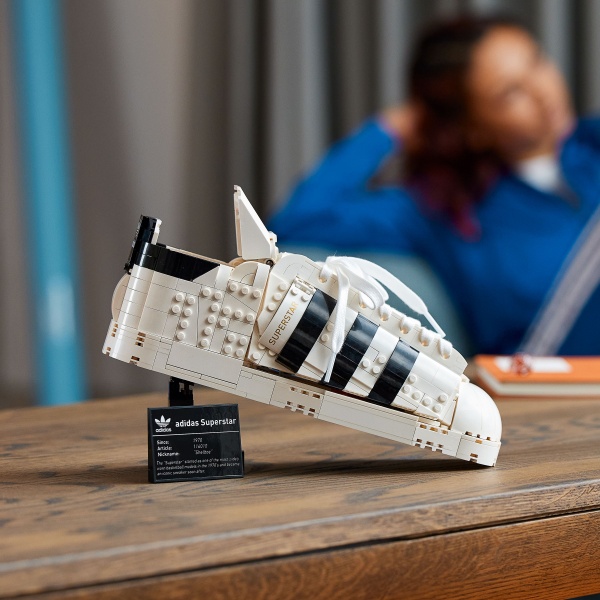 Конструктор LEGO Ideas Кросівки adidas Originals Superstar 10282