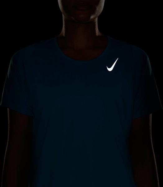 Футболка Nike W NK FAST DF SS TOP DD5927-443 р.M бирюзовый