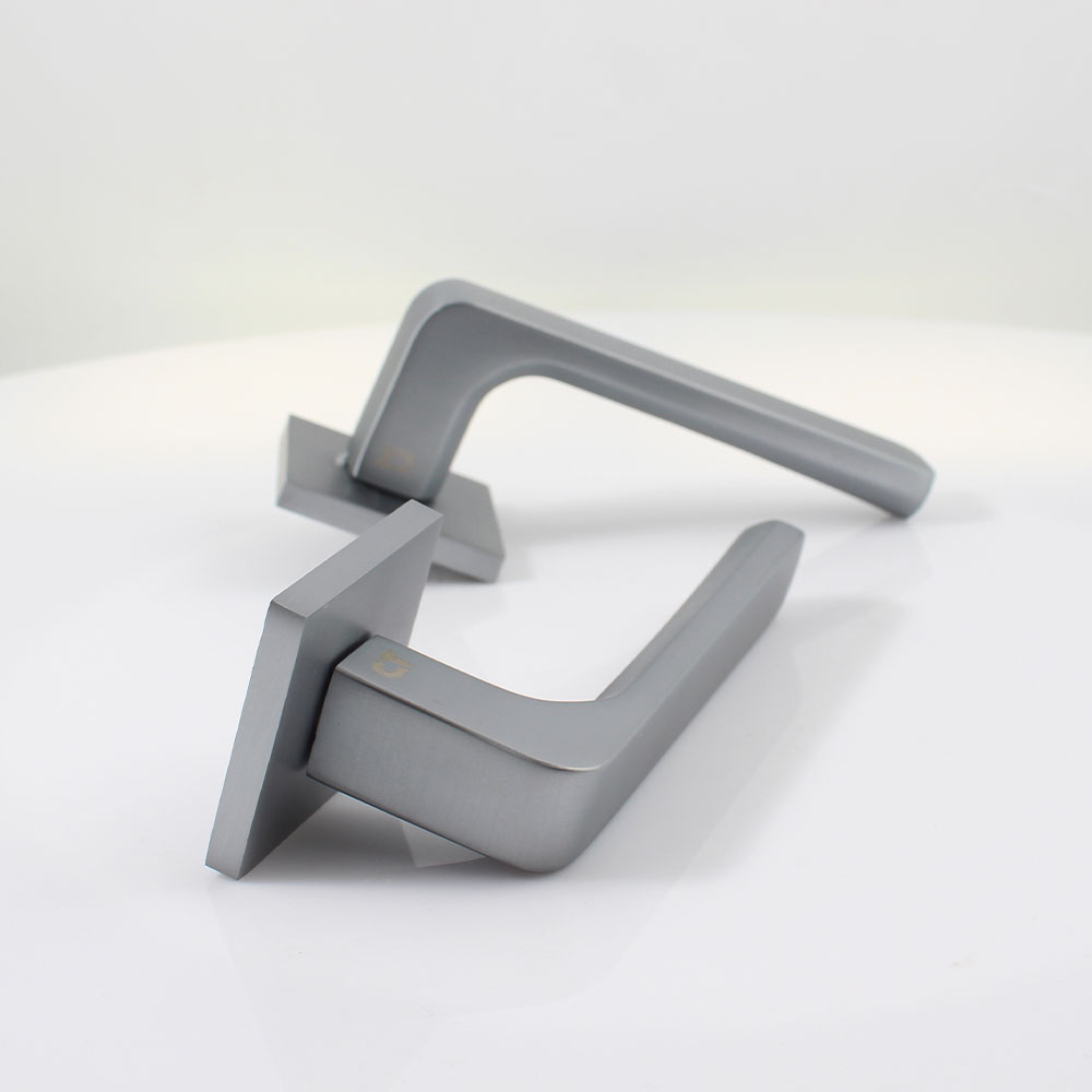 Ручка на розетці Comit Inferno брашований матовий хром