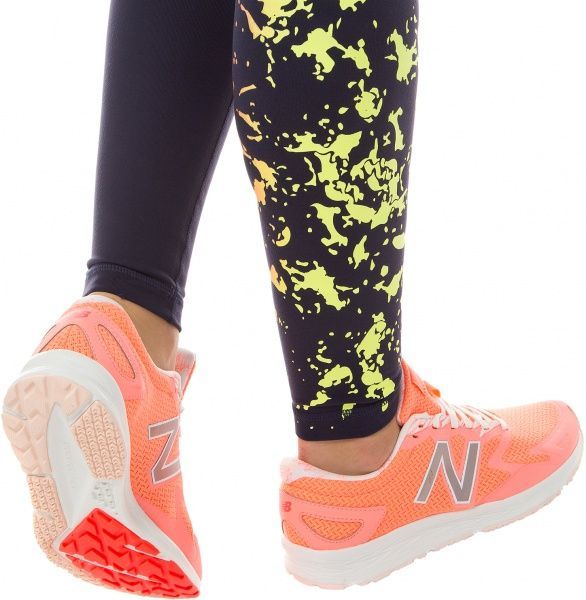 Кроссовки New Balance WFLSHLF2 р.7,5 розовый