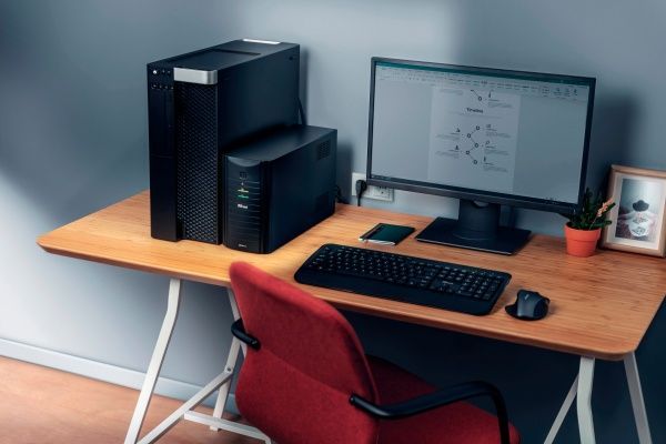 Источник бесперебойного питания (ИБП) Trust Oxxtron 1500VA Management 17678