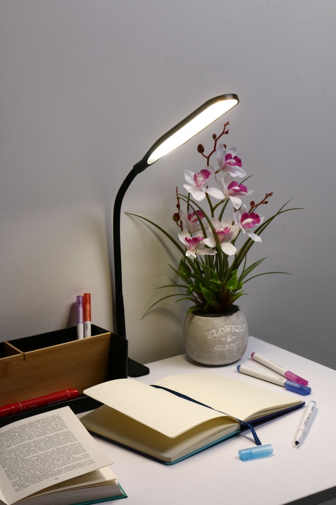 Настольная лампа Luna 10 Вт черный LML-L24CCT-S