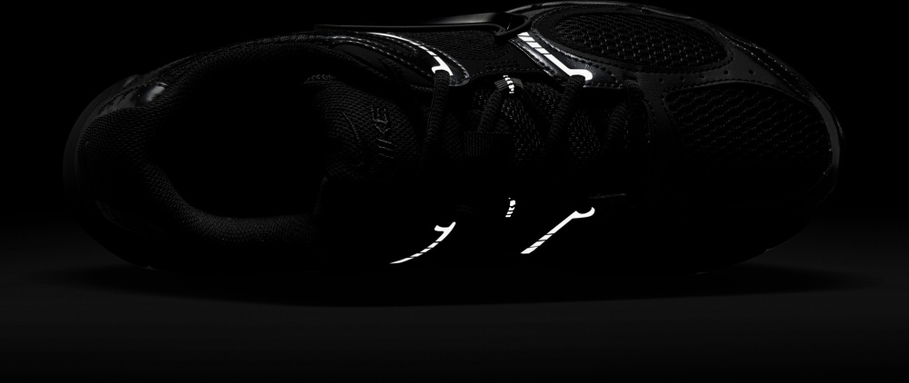 Кросівки Nike NIKE V5 RNR HJ5228-001 р.44,5