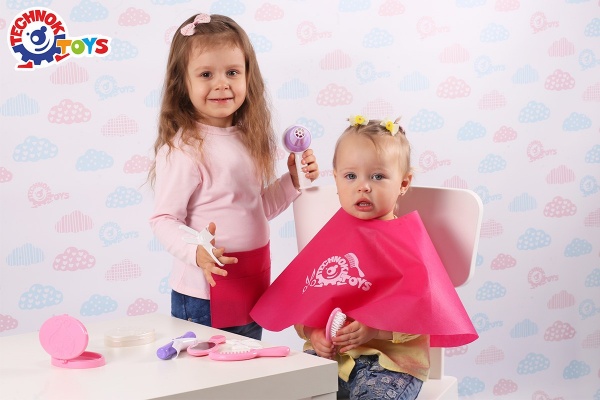 Набор парикмахера ТехноК в чемодане 7631