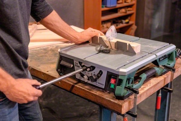 Верстат циркулярный Bosch AdvancedTableCut 52 0603B12000