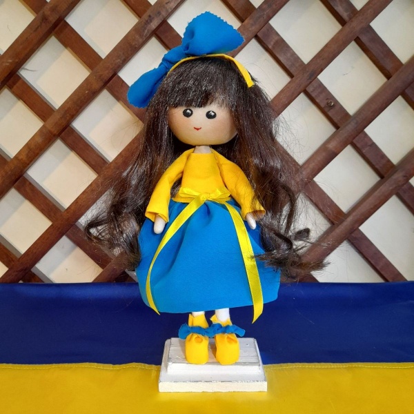 Статуэтка Украинка патриотическая 28 см