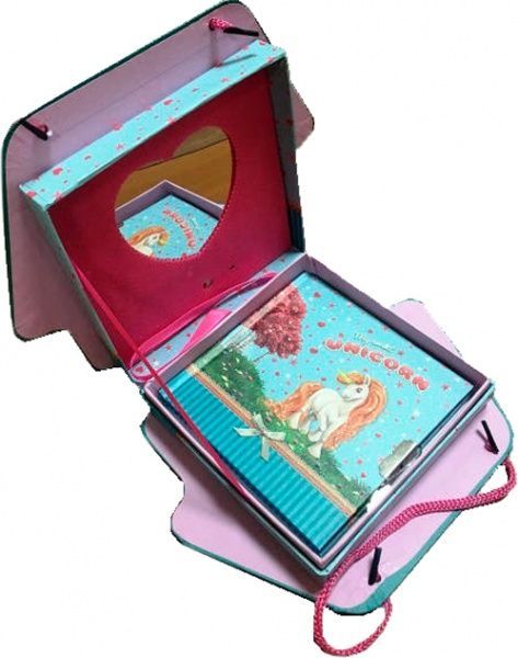 Блокнот детский Malevaro Единорог на замочке в подарочной музыкальной шкатулке