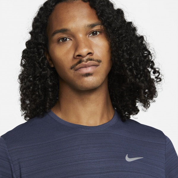 Футболка Nike M NK DF MILER TOP SS CU5992-437 р.M фіолетовий