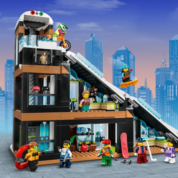 Конструктор LEGO City Гірськолижний і скелелазний центр 60366