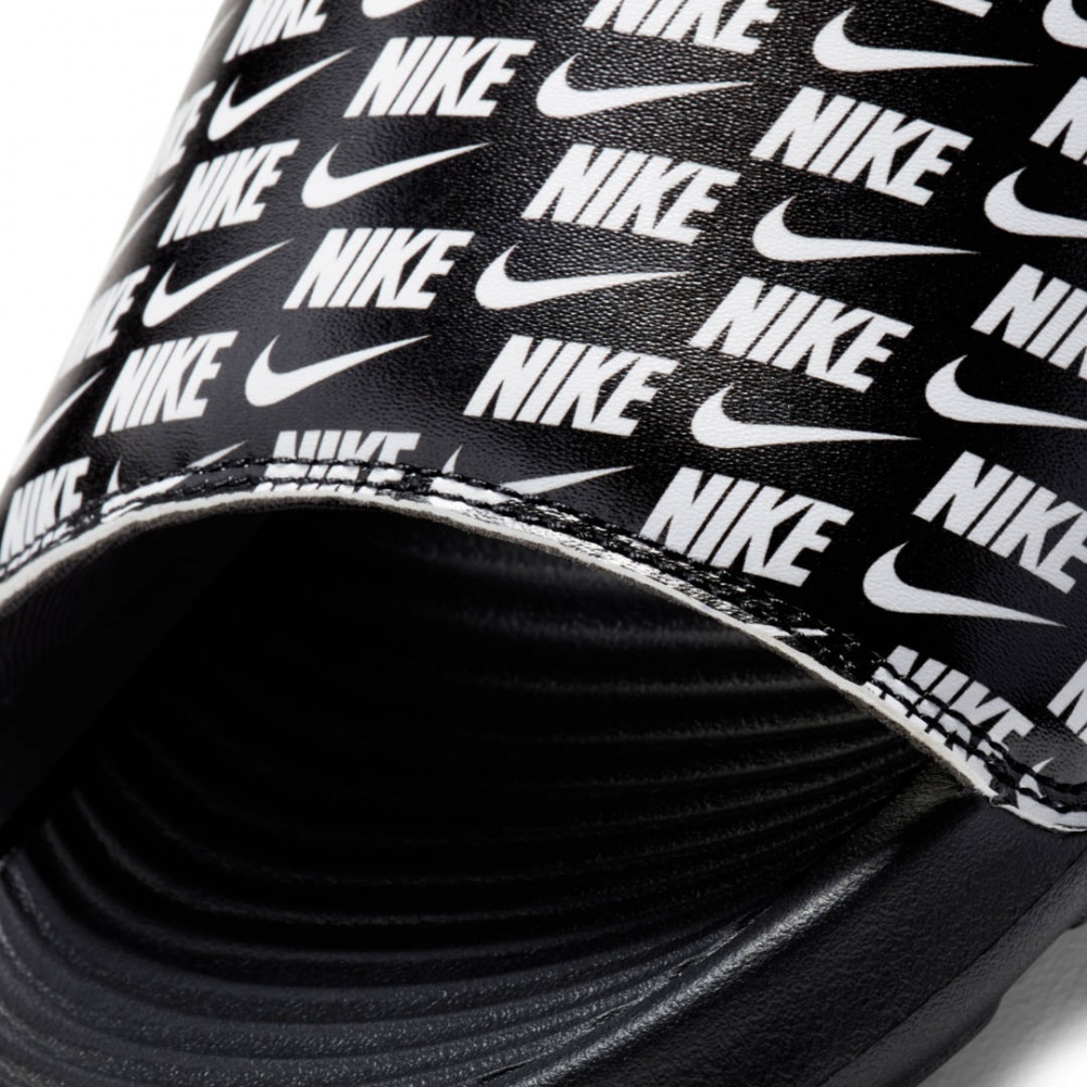 Шльопанці Nike Victori One CN9678-006 р.45 чорний