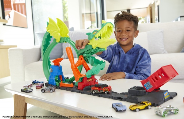 Ігровий набір Hot Wheels Атака вогняного дракона HDP03