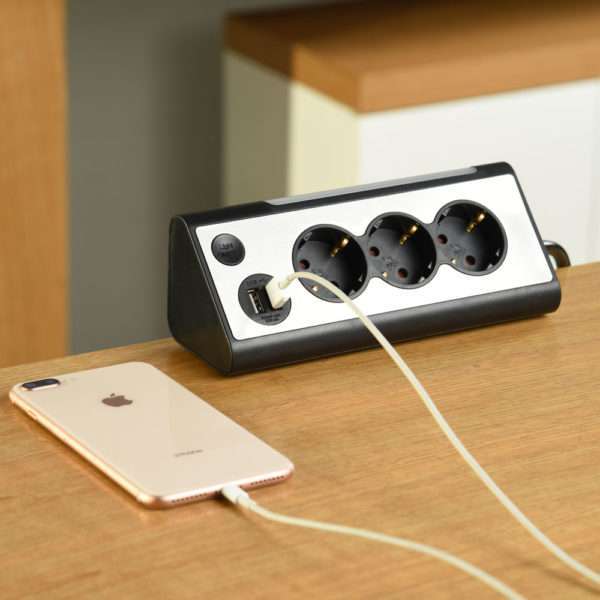 Удлинитель Electraline угловой 2 USB LED подсветка 3 гн. черно-серый 1,5 м 62512 