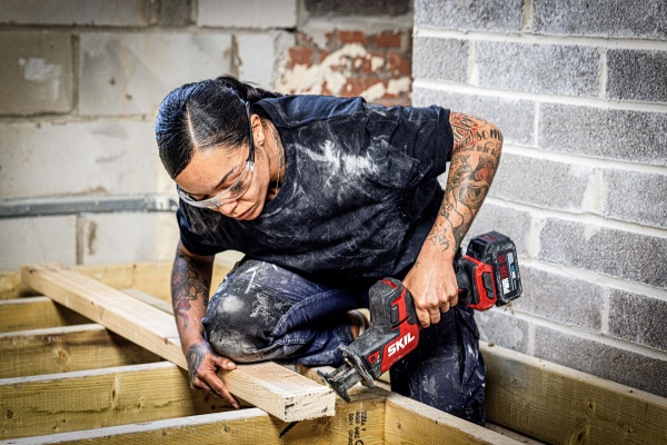 Пила сабельная SKIL SW1E3475CA