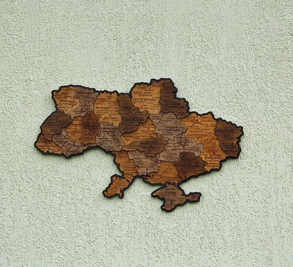 Панно декоративне Карта України 3D + подарункова коробка 64,6x92,5 см коричневий 