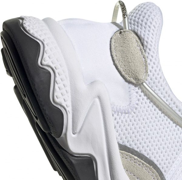Кроссовки Adidas OZWEEGO EE6464 р.UK 8,5 белый