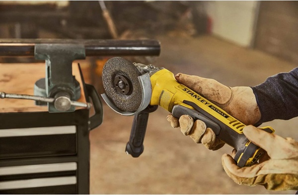 Болгарка (угловая шлифмашина) Stanley FatMax SFMCG700B