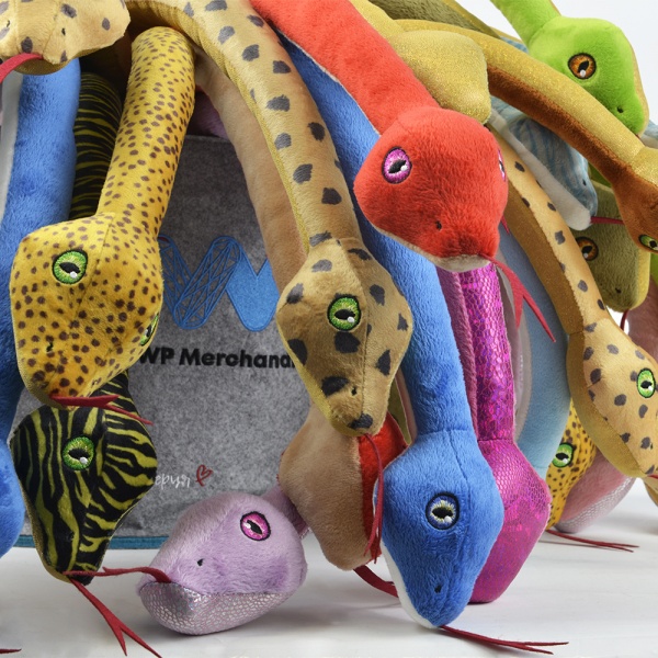 Мягкая игрушка WP Merchandise Змея Зоя 80 см в ассортименте FWPSHKZOYA23MT080