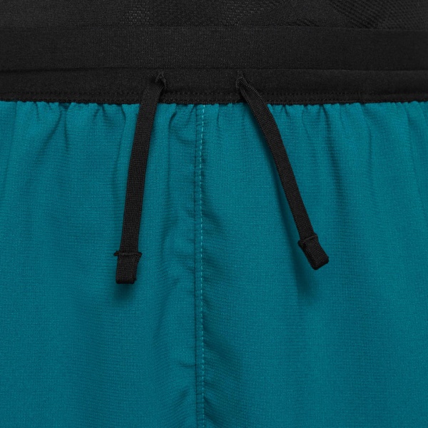 Шорты Nike B NK DF MULTI TECH SHORT FB1294-381 р. L зеленый